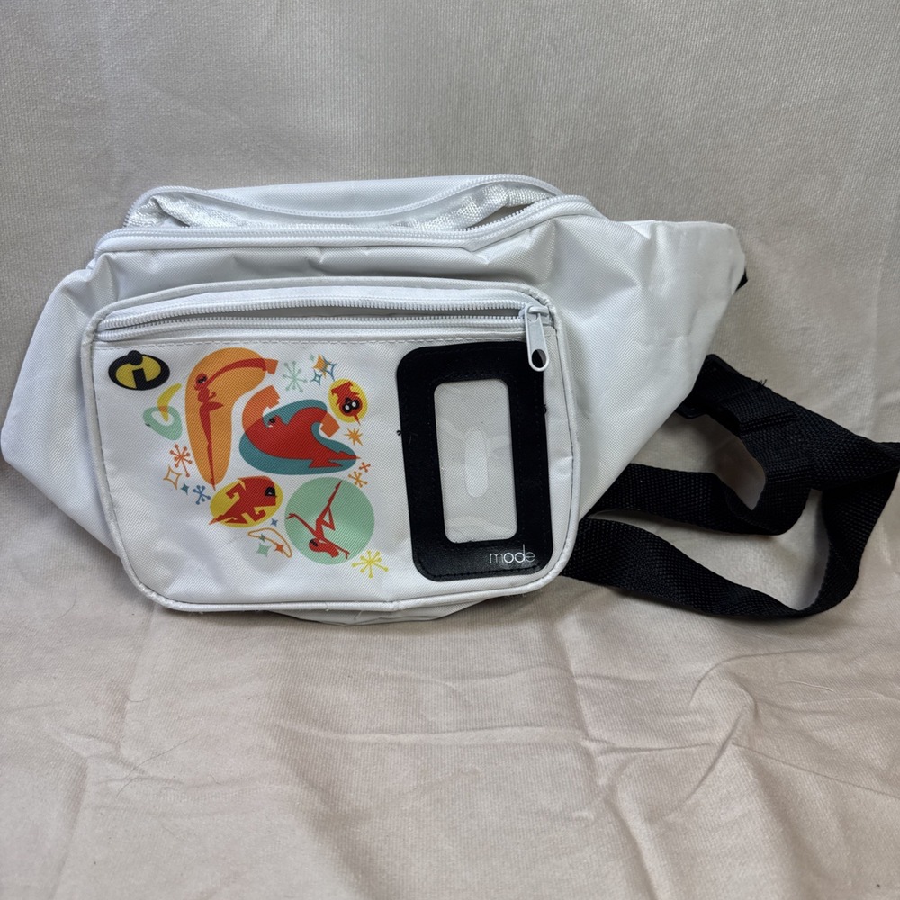 Loot Crate Exclusive Disney Pixar The Incredibles Passholder Fanny‎ Pack NWOT
